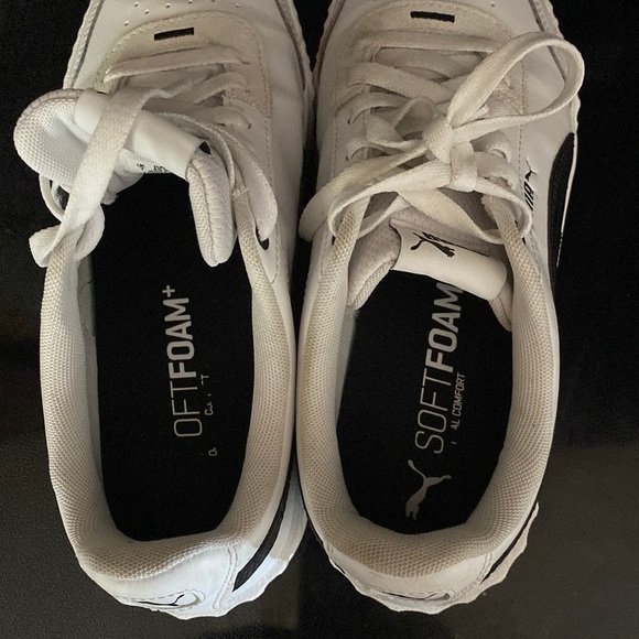 *SOLD* Puma sneakers - Picture 5 of 7